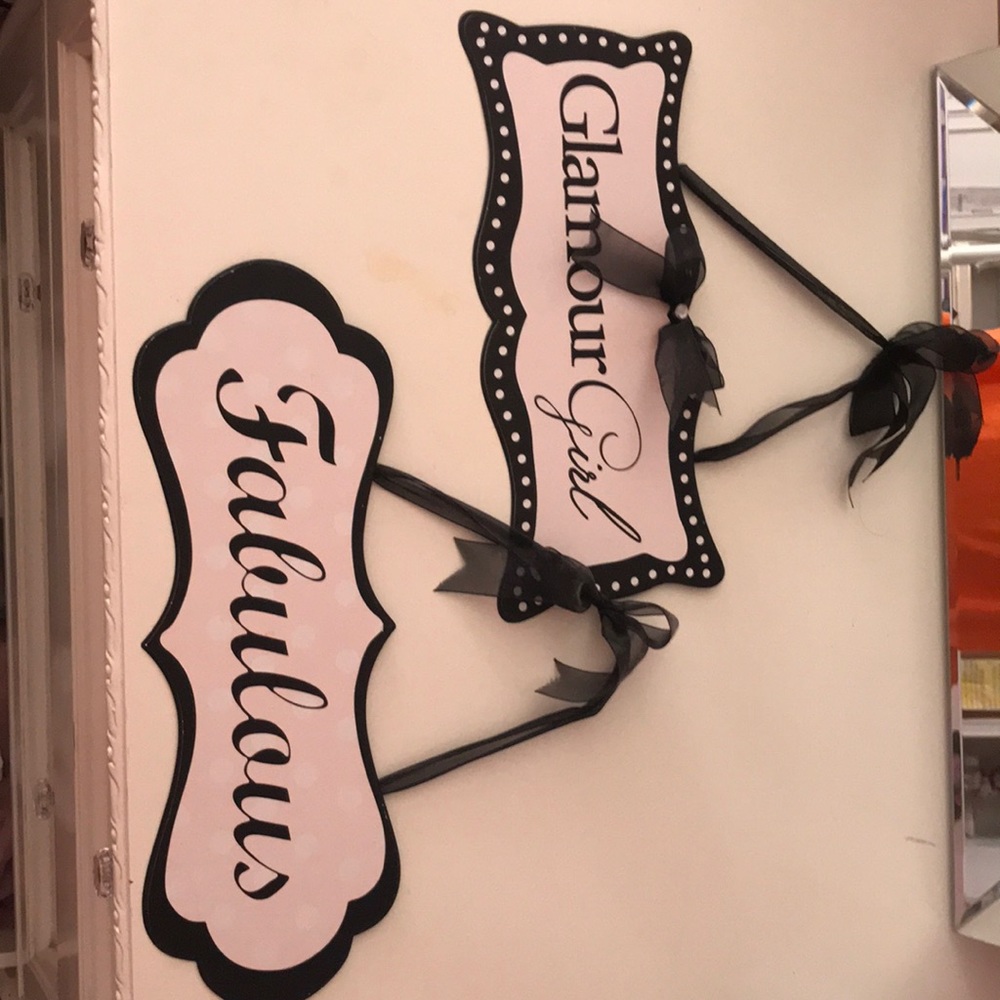 Cute hang up signs!